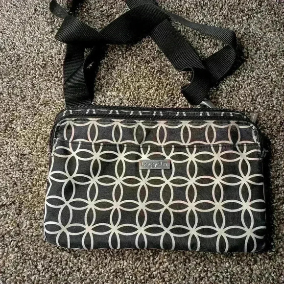 2 FOR 25$ Baggallini crossbody purse - Picture 1 of 5